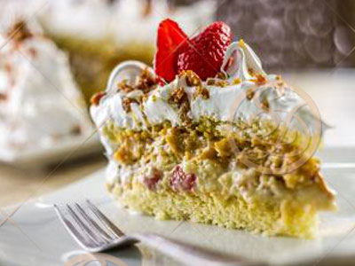 Bolo de Morango com Crocante Bolos aniversário encomendas