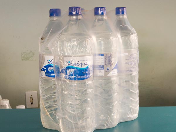 Água mineral sem gás 1,5 litros Rapidão gás e água