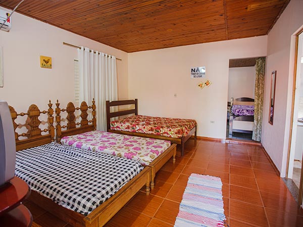 quarto casa vermelha quarto