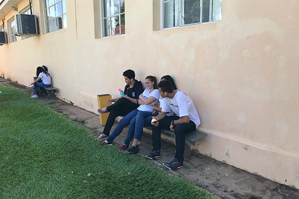 alunos no intervalo alunos no intervalo