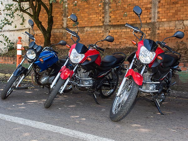 Aulas para aprender a pilotar moto Habilitação para moto