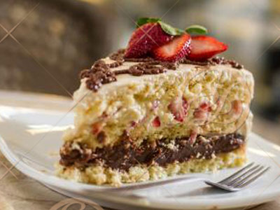 Brigadeiro com Creme e Morangos Bolo brigadeiro