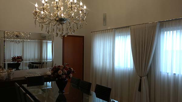 Cortinas de diversas cores e modelos Cortinas