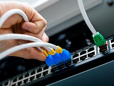 Cabeamento estruturado para redes de cominicação Manutenção em cabos de rede de internet