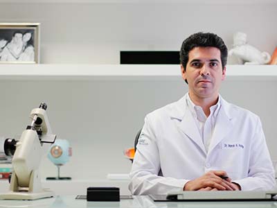 Dr. Marcio Rodruigues médico-oftalmologista