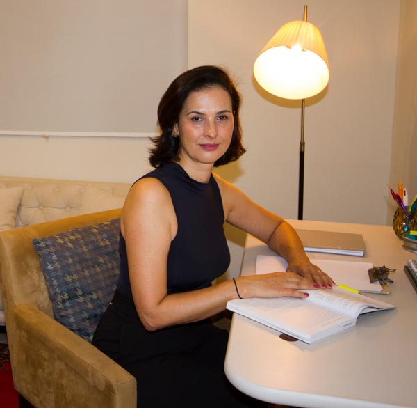 Valéria Benevides Valéria Benevides