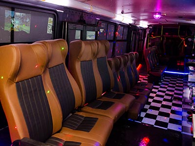 Interior do Game Bus Busão para gamers