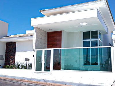 Muros de vidro Residência com muros de vidro