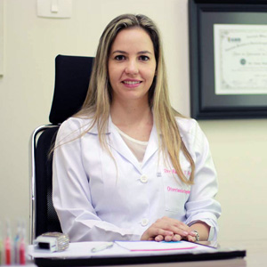 Dra Raíssa Vargas Felici. Dra Raíssa Vargas Felici.