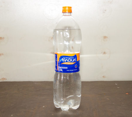 garrafa de água com gás 1.5 litro garrafa de água com gás