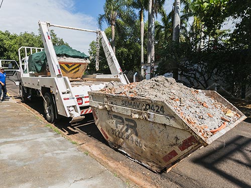 Caçambaa para restos de construção Caçambas para locação