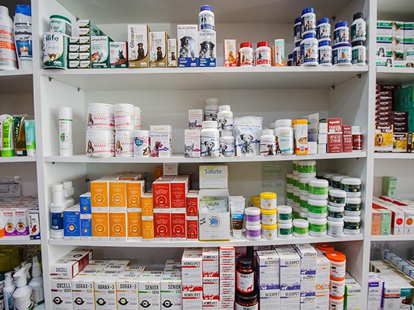 Vermífugos, soluções para combate de pulgas e medicamentos em geral Medicamentos veterinários