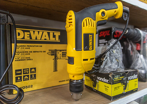 Furadeira - DeWalt Furadeira - DeWalt