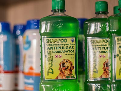 Shampoo contra pulgas e carrapatos Produtos de higiene canina