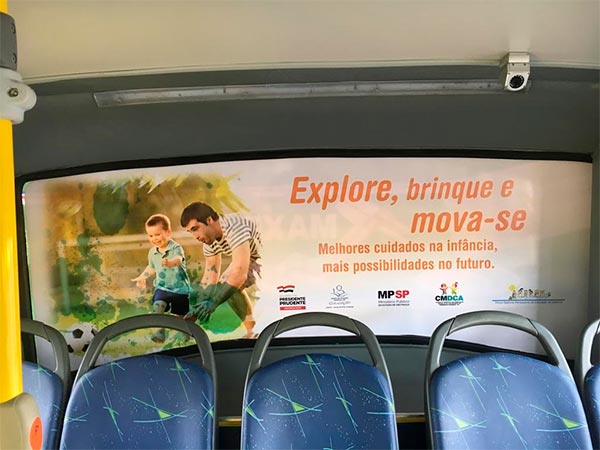 Propaganda no interior do ônibus Propaganda Inbus