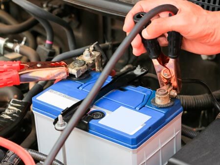 Troca de baterias e lâmpadas Manutenção em baterias automotivas
