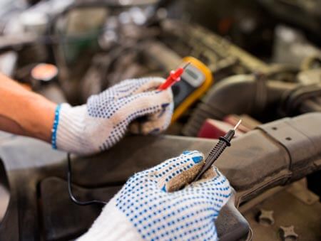 Manutenção da parte elétrica Serviços de auto elétrica