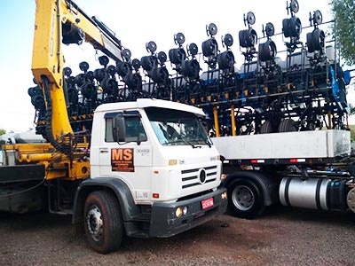Transporte de equipamentos Instalação de totens