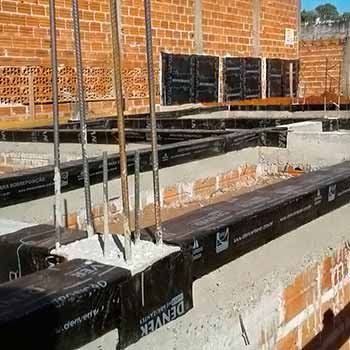 Impermeabilização de baldrames Baldrame impermeabilizado