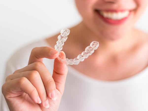 Aparelho dentário invisível Aparelho ortodôntico invisível