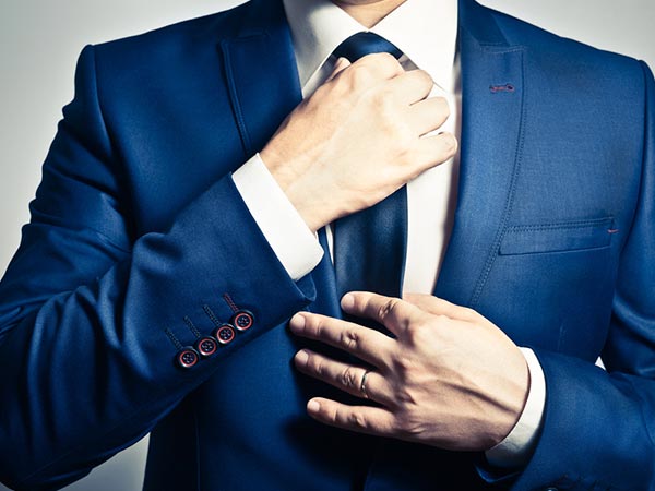 Lavamos ternos e trajes especiais Ternos e roupas sociais