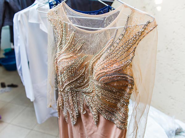 Lavagem de vestidos Lavamos vestidos de festa