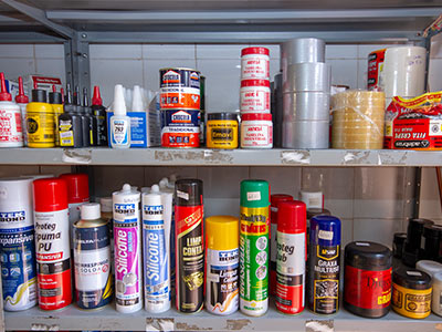 Fitas, vaselina, pastas para solda, adesivos, grafites, óleos, limpadores, desengripantes, graxas Fitas, vaselina, pastas para solda, adesivos, grafites, óleos, limpadores, desengripantes, graxas
