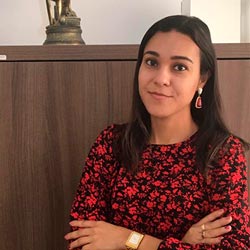 Caroline de Souza Teixeira advogada