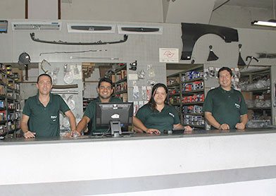 Equipe de profissionais altamente capacitados Equipe Swat Auto Peças
