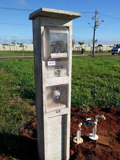 poste pedestal poste-pedestal