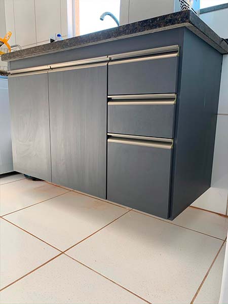 Gabinete com duas portas e três gavetas Gabinete para lavabo