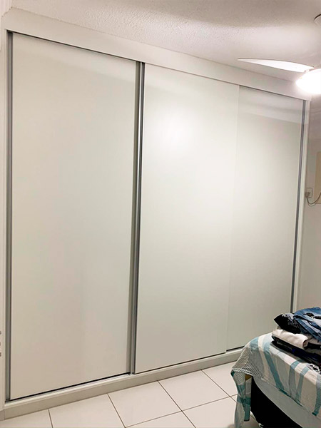 guarda-roupa com três portas deslizantes guarda-roupa