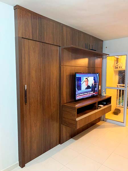 painel de TV com porta painel de TV com porta