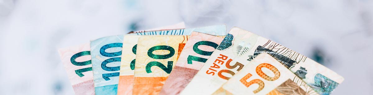 Soluções para você quitar as suas dívidas Notas de dinheiro