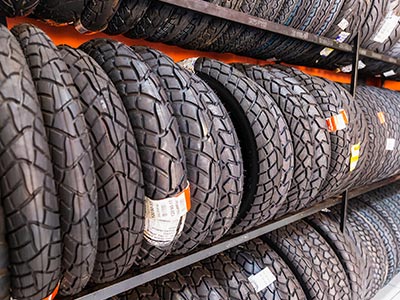 Temos pneus de diversas marcas Pneu para moto