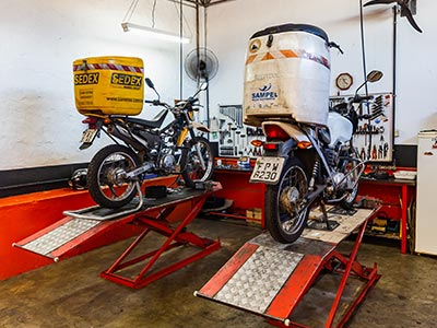 Revisão e manutenção de moto Revisão de moto