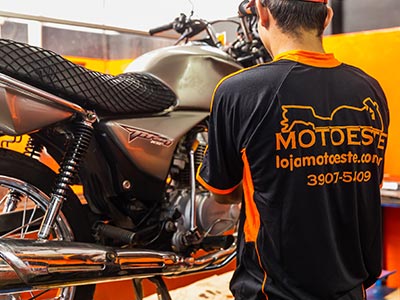 Manutenção e revisão de motocicleta Reparo em motocicleta