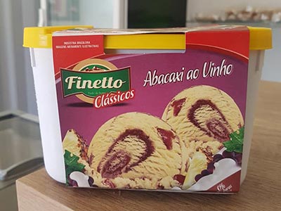 Abacaxi ao vinho Sorvete de abacaxi ao vinho