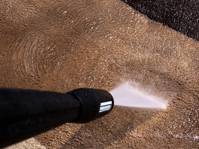 Higienizamos tapetes e carpetes Tapete sendo lavado