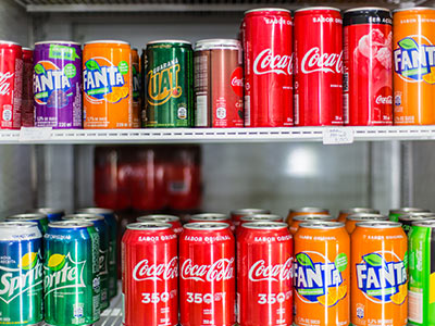 Refrigerantes e sucos Refrigerantes e sucos