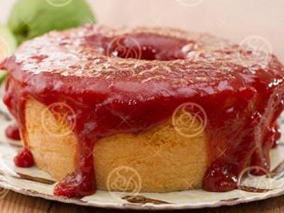 bolo de fubá com goiaba bolo de fubá com goiaba
