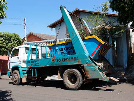 caçambas de cinco m³ caçambas de cinco m³