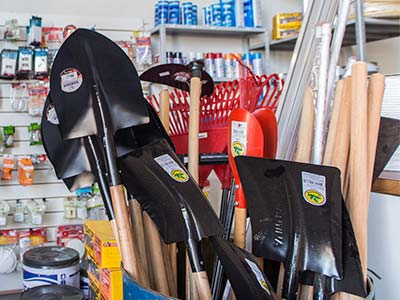Enxadas, pás e rastelos Ferramentas para jardinagem