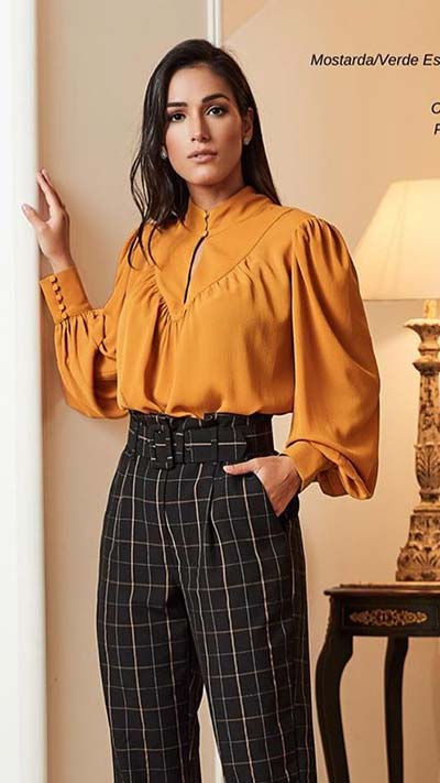 Blusa em crepe e calça em alfaiataria Blusa em crepe