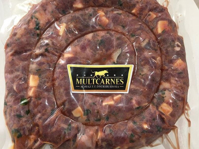 Produção da casa: linguiça cuiabana bovina Produção da casa: linguiça cuiabana bovina