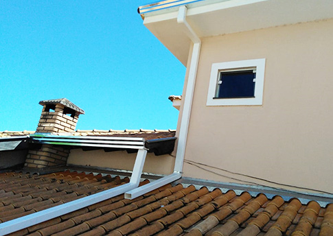 Instalação e manutenção de pingadeiras Instalação e manutenção de pingadeiras