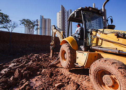 Máquinas para Demolições Máquinas para Demolições