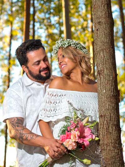 Casal segurando buque Buque para casais