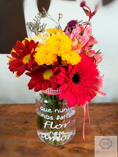 Flor em garrafa Flor em garrafa para decoração