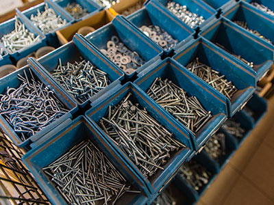 Parafusos e buchas Parafusos e buchas